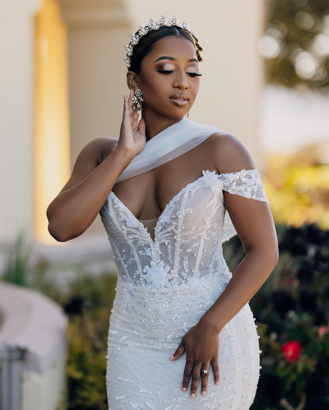 Luxury Mermaid Wedding Dresses Off Shoulder Short Sleeve Lace Crystal Beaded Sexy Illusion Bride Dress Wedding Gowns Custom Made