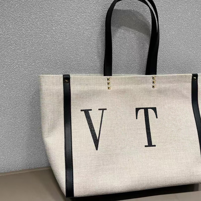 Top quality Shoulder Bag Genuine leather summer Women's large Nylon handbags men tote crossbody Bags Luxury Designer Beach big Shopping Bags womens Straw Cases hobo
Top quality Shoulder Bag Genuine leather summer Women's large Nylon handbags men tote crossbody Bags Luxury Designer Beach big Shopping Bags womens Straw Cases hobo