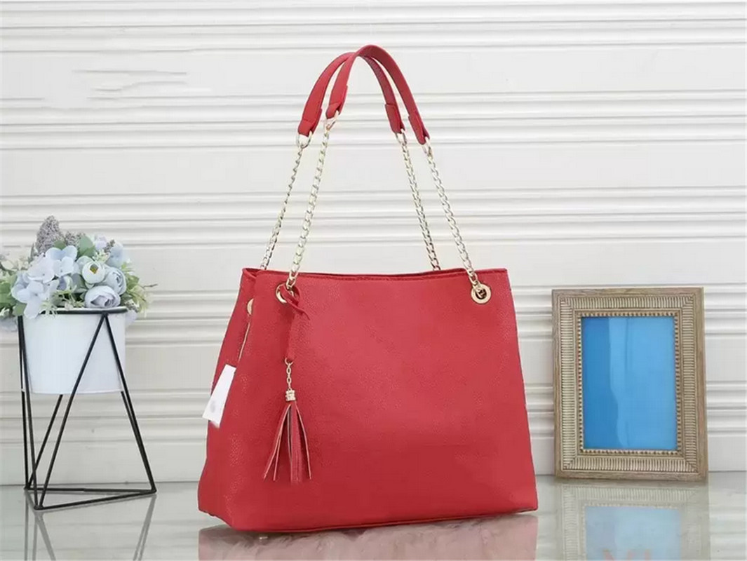 2022 Designer Brands Hollow Letters Raffia Straw Tote Fashion Paper Woven Women Shoulder Bags Summer Beach Handbag Luxury Bag H0561
2022 Designer Brands Hollow Letters Raffia Straw Tote Fashion Paper Woven Women Shoulder Bags Summer Beach Handbag Luxury Bag H0561