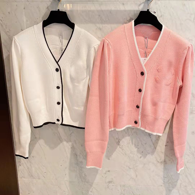220 XL 2022 Milan Runway Spring Summer Brand Same Style Sweater Wool Pink White Long Sleeve V Neck High Quality Womens beike
220 XL 2022 Milan Runway Spring Summer Brand Same Style Sweater Wool Pink White Long Sleeve V Neck High Quality Womens beike