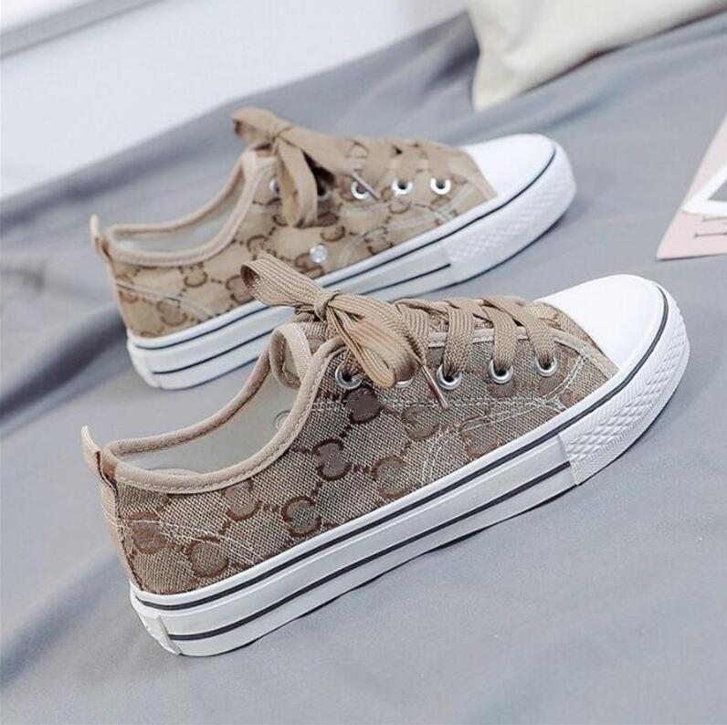 2022 New Fashion Women's canvas high quality casual shoes new spring and autumn GD letter embroidered cloth versatile casual board shoes half lazy shoes, Color 1
2022 New Fashion Women's canvas high quality casual shoes new spring and autumn GD letter embroidered cloth versatile casual board shoes half lazy shoes, Color 1