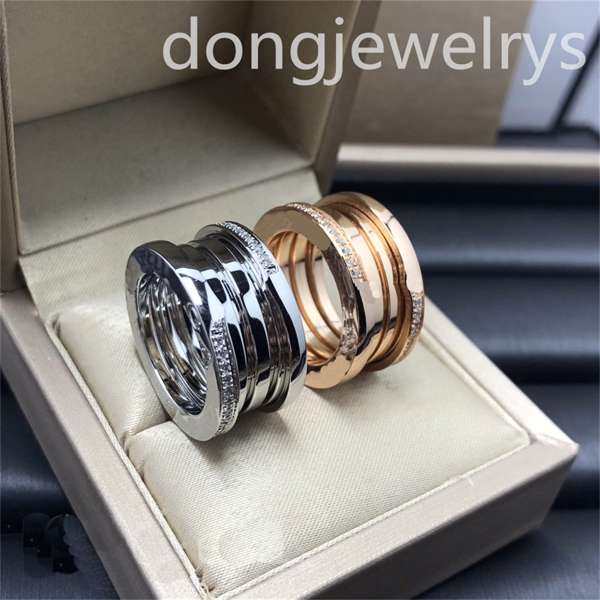 Women Designer Jewelry Party Gifts Wedding Top Quality Extravagant Love Solitaire Ring Gold Silver Rose Stainless Steel Letter Rings Fashion Dongjewelrys
Women Designer Jewelry Party Gifts Wedding Top Quality Extravagant Love Solitaire Ring Gold Silver Rose Stainless Steel Letter Rings Fashion Dongjewelrys