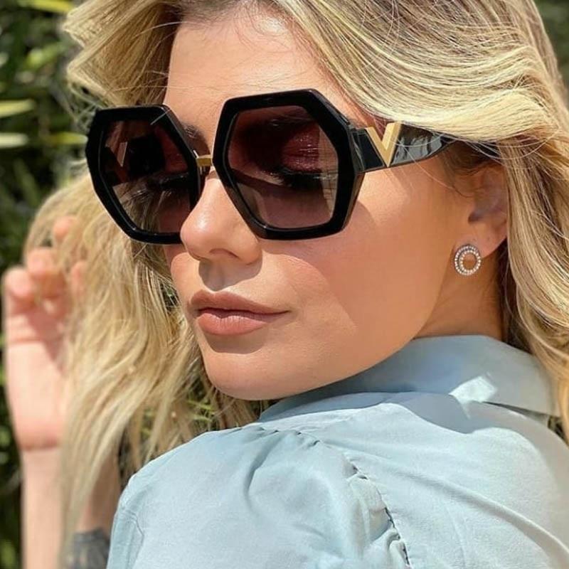 Sunglasses Luxury Women Brand Designer Hexagon Driving High Quality Oversized Sun Glasses For Female Metal Letter Fashion ShadesSunglasses
Sunglasses Luxury Women Brand Designer Hexagon Driving High Quality Oversized Sun Glasses For Female Metal Letter Fashion ShadesSunglasses