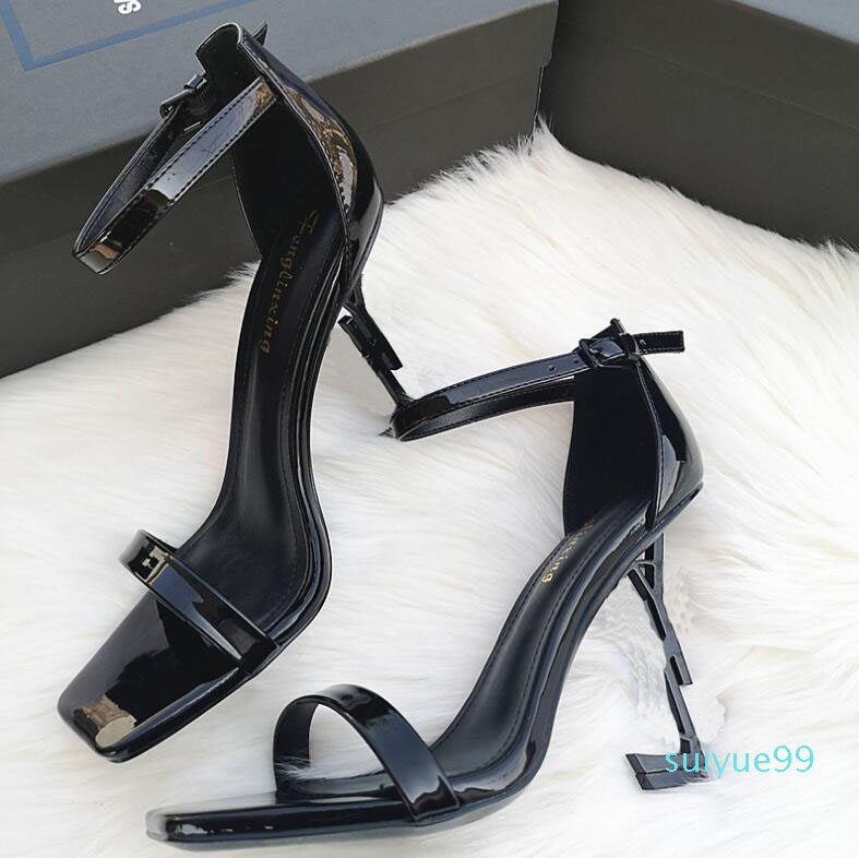 Classics Women shoes heels Sandals fashion Beach Thick bottom Dress Shoe Alphabet lady Sandal Leather High heel lides
Classics Women shoes heels Sandals fashion Beach Thick bottom Dress Shoe Alphabet lady Sandal Leather High heel lides