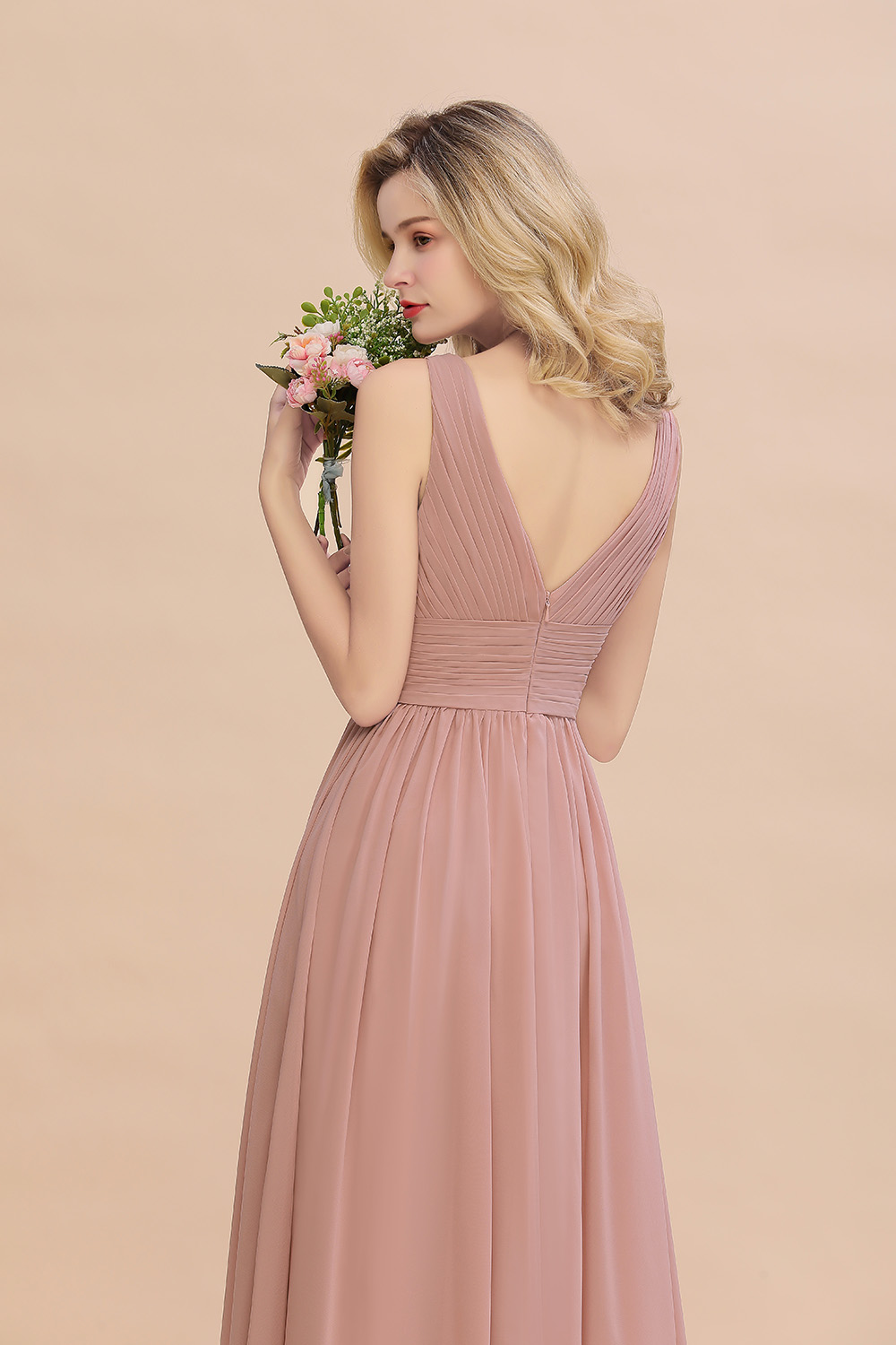 Dusty Pink Chiffon Bridmesaid Dresses Designer A Line V Neck Pleats Long Summer Garden Bohemian Wedding Guest Maid of Honor Gowns Custom Made BM0752