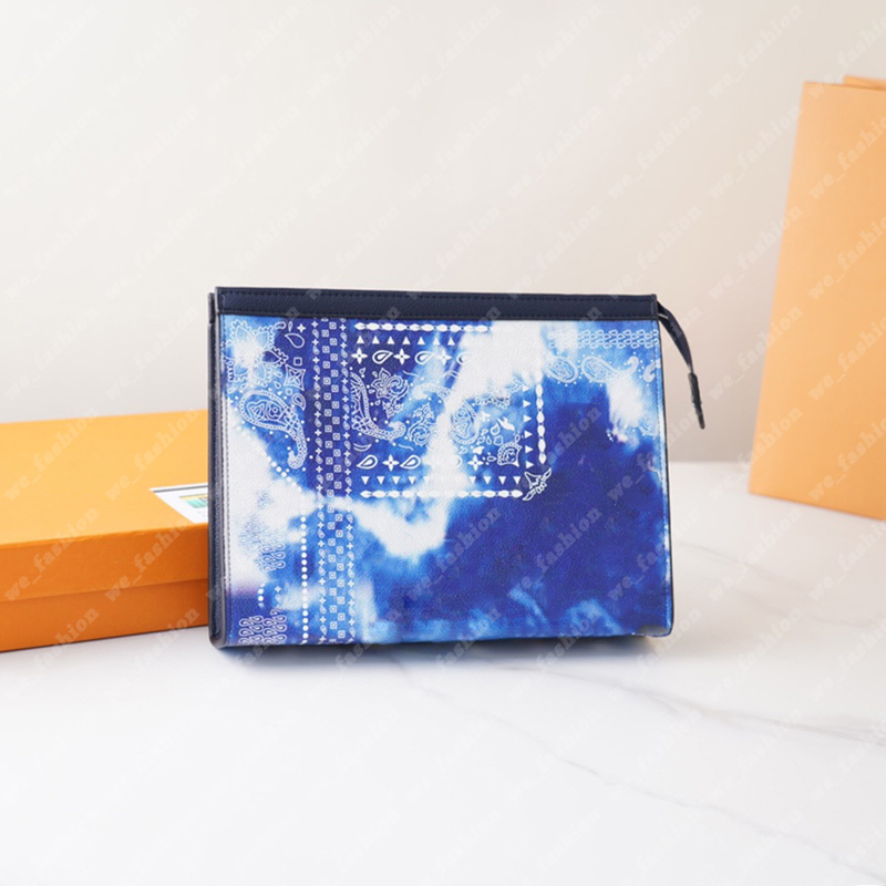2022 Mens Pouch Women Men Handbag Pochette Voyage Pouches Luxurys Designers Bags Fanny Pack Shoulder Bags Designers Briefcases 2206291, Blue with flowers
2022 Mens Pouch Women Men Handbag Pochette Voyage Pouches Luxurys Designers Bags Fanny Pack Shoulder Bags Designers Briefcases 2206291, Blue with flowers