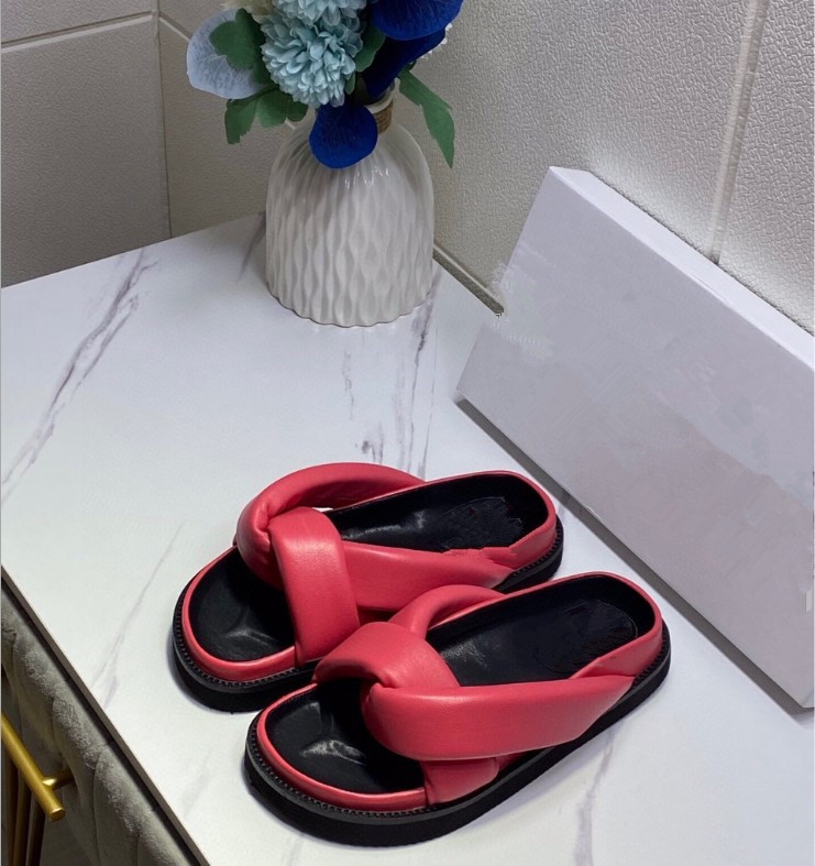 Leather beach slippers Women Designer Platform Slides Soft sheepskin Black Red Fashion Outdoor Casual Shoes Sport sandals flip flops
Leather beach slippers Women Designer Platform Slides Soft sheepskin Black Red Fashion Outdoor Casual Shoes Sport sandals flip flops