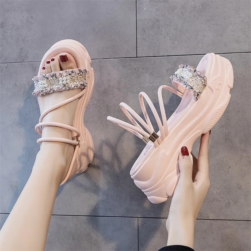 Rome Luxury Designer Pearl Sandals Women Fashion Chunky Platform Wedges Pink Outdoor Shoes Harajuku Summer Opentoed Sandals 220616, Black
Rome Luxury Designer Pearl Sandals Women Fashion Chunky Platform Wedges Pink Outdoor Shoes Harajuku Summer Opentoed Sandals 220616, Black