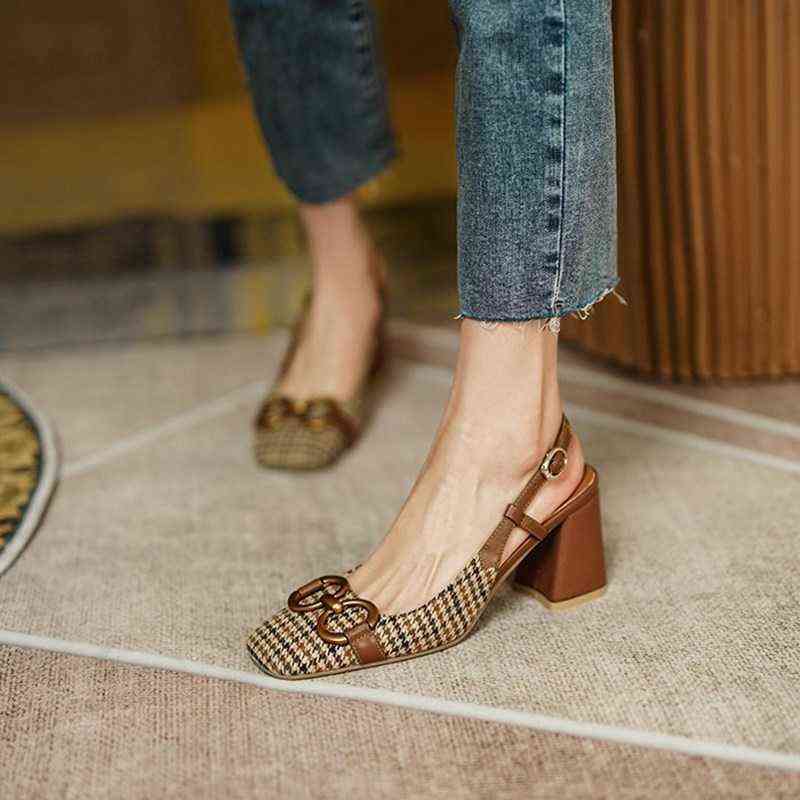 2022 new style square head French high heels ins thick heel Baotou sandals women's summer Plaid, Brown
2022 new style square head French high heels ins thick heel Baotou sandals women's summer Plaid, Brown