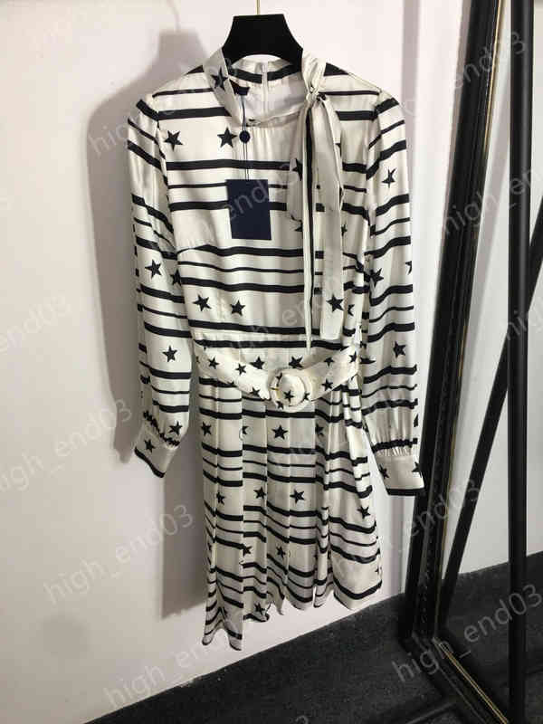 Designer Womens Dresses Five-pointed Star Stripe Print Streamer Collar Irregular Hem Tie-waist Long-sleeve Dress Luxury Women Clothing Apparel
Designer Womens Dresses Five-pointed Star Stripe Print Streamer Collar Irregular Hem Tie-waist Long-sleeve Dress Luxury Women Clothing Apparel