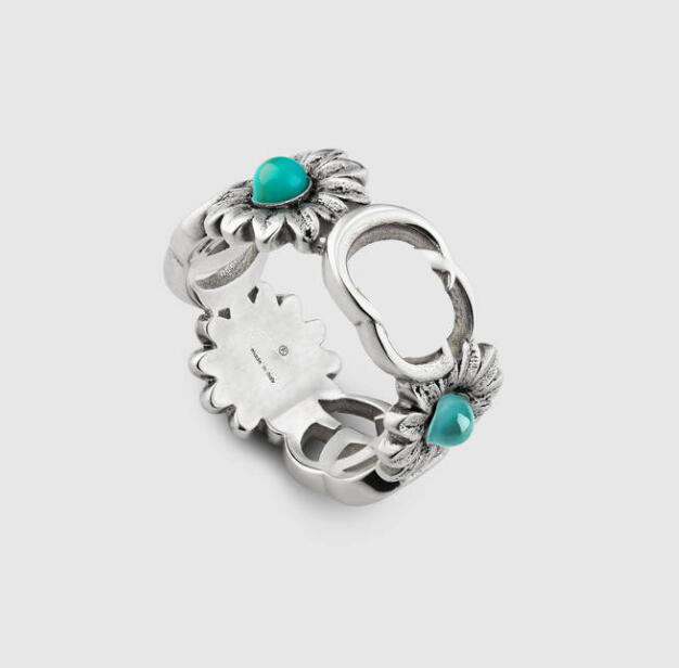 Couple Rings gu Double G flower ring interlocking love enamel ring Daisy pine stone retro old original packaging wedding luxury engagement bijoux cjewelers
Couple Rings gu Double G flower ring interlocking love enamel ring Daisy pine stone retro old original packaging wedding luxury engagement bijoux cjewelers