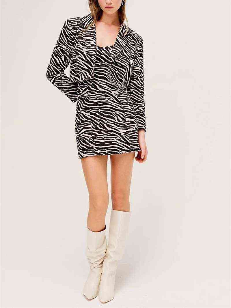 Zebra Striped Short Blazer Womens Fashion Sweet Waist Elegant Independent Short Blazer Animal Print Chic Jacket Korean Style L220725