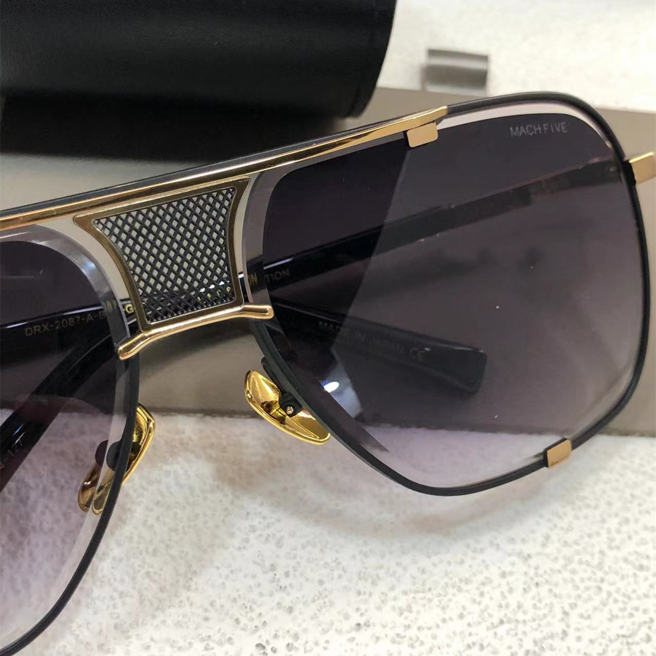 A DITA MACH FIVE TOP Original Designer Sunglasses for mens famous fashionable retro luxury brand eyeglass Fashion design womens sunglasses with box uv38
A DITA MACH FIVE TOP Original Designer Sunglasses for mens famous fashionable retro luxury brand eyeglass Fashion design womens sunglasses with box uv38