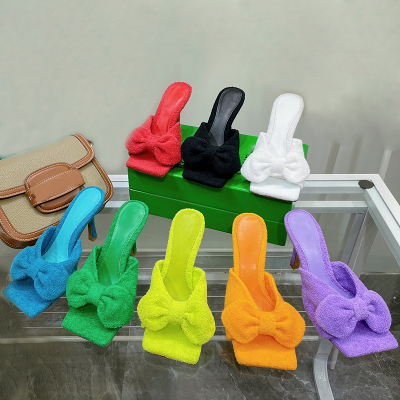 Novelty Heeled slippers for women shoes Luxury Designer Suede leather bow Thin heels Slides Top quality Square head and exposed toe Sandals 9.5CM High heel slipper, Black
Novelty Heeled slippers for women shoes Luxury Designer Suede leather bow Thin heels Slides Top quality Square head and exposed toe Sandals 9.5CM High heel slipper, Black