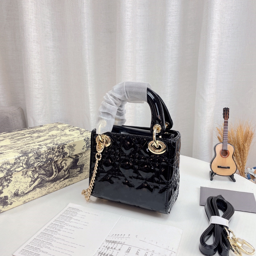 designer luxury belt box lady shoulder bag leather houndstooth fabric CrossBodybag saddle handbag high quality handbag, Black
designer luxury belt box lady shoulder bag leather houndstooth fabric CrossBodybag saddle handbag high quality handbag, Black