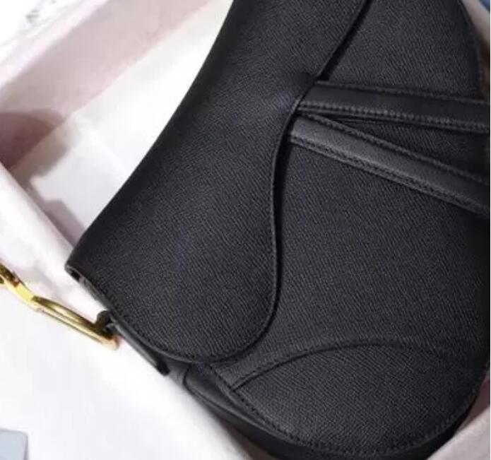 Designer Luxury bags Satchel Messenger Handbag Strim Handles with Shoulder Strap Crossbody French bag genuine leather, Black grain leather
Designer Luxury bags Satchel Messenger Handbag Strim Handles with Shoulder Strap Crossbody French bag genuine leather, Black grain leather