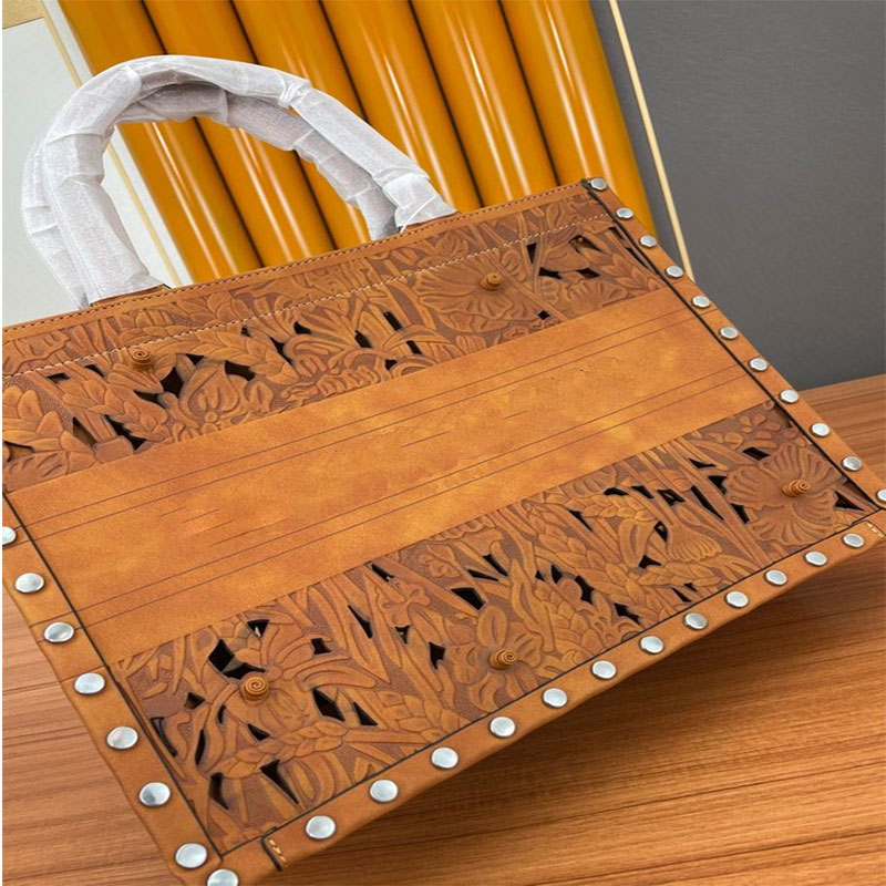 Designer TOP Handbag for Women Fashion Shoulder bags Luxury Wallet woman Purse Phone bag Shopping Bags floral print Hand carved leather pattern, Contact me
Designer TOP Handbag for Women Fashion Shoulder bags Luxury Wallet woman Purse Phone bag Shopping Bags floral print Hand carved leather pattern, Contact me