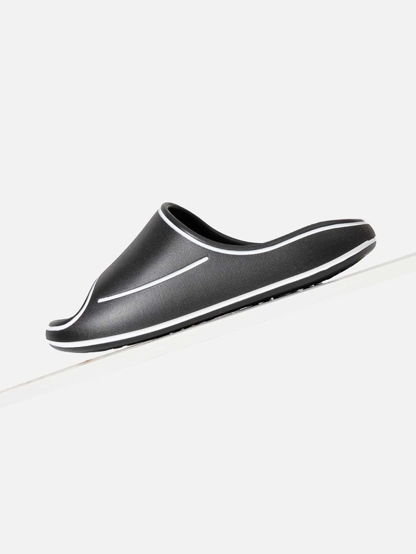 Boys Striped Graphic Slippers SHE