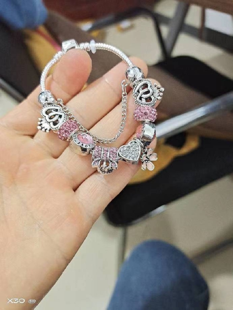 2022 New Charm Bracelet Pink Enamel Five Petals Flower Pendant Bowknot Crown Heart European Charm Beads Bangle Fits Pandora Charm Bracelets & Necklace
2022 New Charm Bracelet Pink Enamel Five Petals Flower Pendant Bowknot Crown Heart European Charm Beads Bangle Fits Pandora Charm Bracelets & Necklace