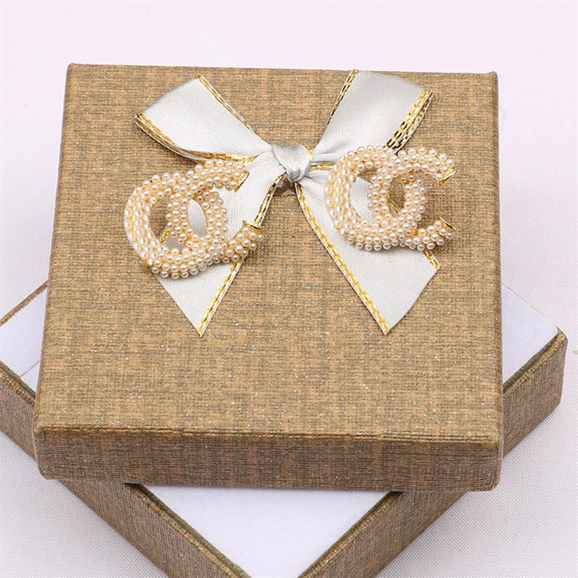 Simple 18K Gold Plated 925 Silver Luxury Brand Designers Double Letters Stud Classical Geometric Women Crystal Rhinestone Pearl Ea285W
Simple 18K Gold Plated 925 Silver Luxury Brand Designers Double Letters Stud Classical Geometric Women Crystal Rhinestone Pearl Ea285W