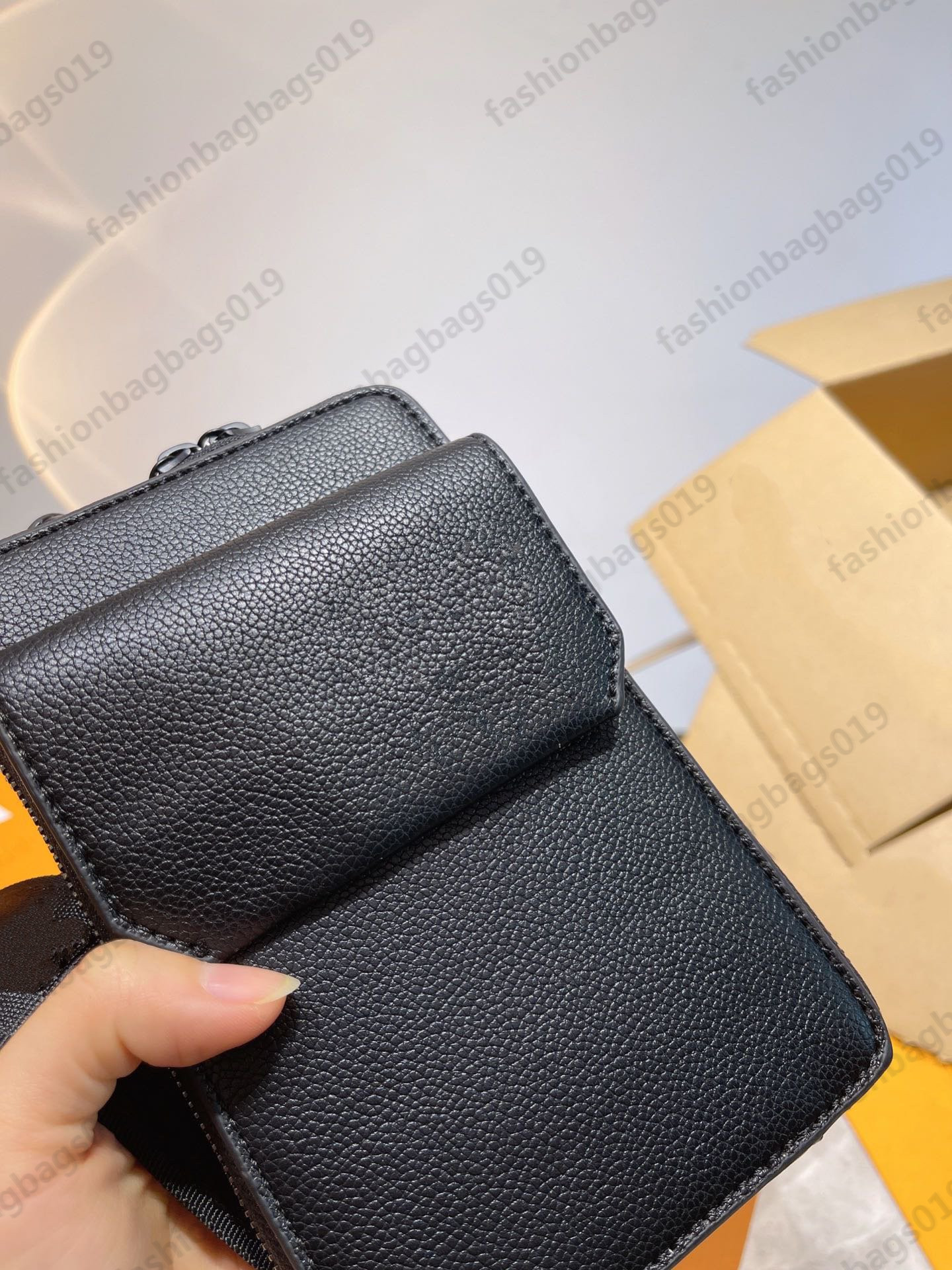 M57089 Aerogram Man phone pouch Mini money bags Aerogra Leather Card holder Coin Purse Shoulder Flaps hands-free carry Wallet dedigner Cross Body handbags M80466
M57089 Aerogram Man phone pouch Mini money bags Aerogra Leather Card holder Coin Purse Shoulder Flaps hands-free carry Wallet dedigner Cross Body handbags M80466