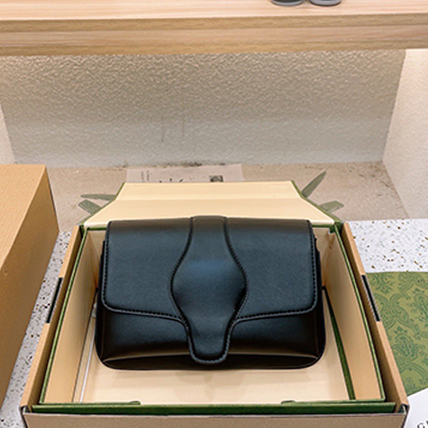 High quality Classic 2022 Gold postman bags buckle flip Vintage Leather women's bag Single Shoulder Messenger Bags fashion Handbags, Customize
High quality Classic 2022 Gold postman bags buckle flip Vintage Leather women's bag Single Shoulder Messenger Bags fashion Handbags, Customize