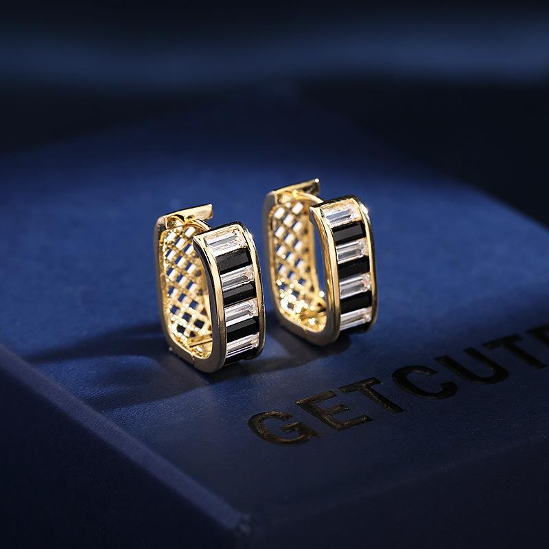 Hoop & Huggie European And American Type Fashion Jewelry Women Elegant Sliver Earrings Golden White Black Square Geometrical Ear LoopsHoop
Hoop & Huggie European And American Type Fashion Jewelry Women Elegant Sliver Earrings Golden White Black Square Geometrical Ear LoopsHoop