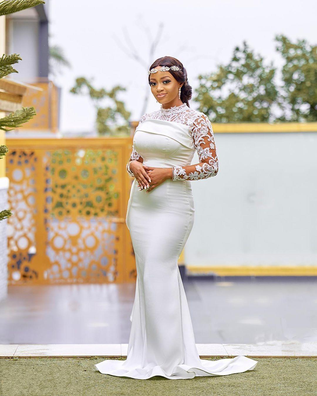 Plus Size African Arabic Aso Ebi Mermaid Wedding Dresses Long Sleeves Lace Appliques Belt Sashes Bridal Dress Vintage High Neck Illusion Bridal Gowns