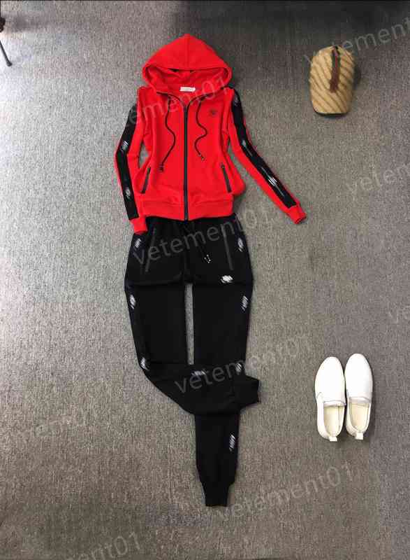 Womens Two Piece Pants Classic Streetwear Fashion Hooded Jacket With Logo-print Black Trousers 2 Piece Sets Luxury Designer Tracksuits
Womens Two Piece Pants Classic Streetwear Fashion Hooded Jacket With Logo-print Black Trousers 2 Piece Sets Luxury Designer Tracksuits