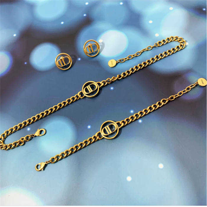 Designer Fashion Pearl Necklace Bracelet Earrings Net Red Brass Ladies Birthday Wedding Couple Gift Charm
Designer Fashion Pearl Necklace Bracelet Earrings Net Red Brass Ladies Birthday Wedding Couple Gift Charm