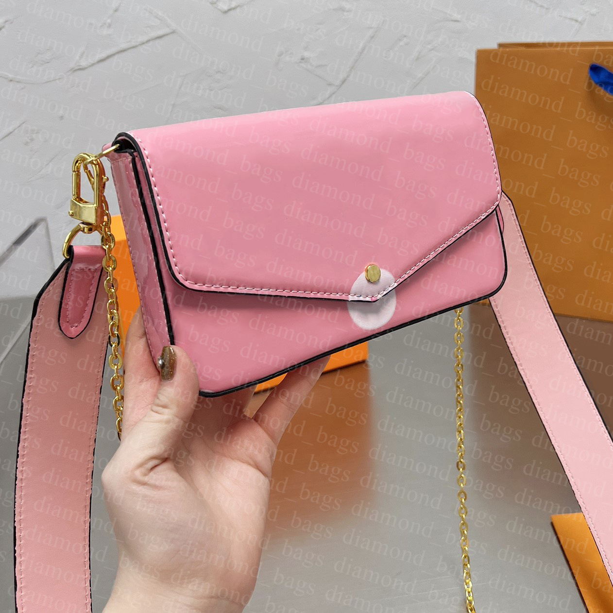 Shoulder bags women clutch women handbags designer envelope bag chain crossbody handbag fashion messenger totes classic wallet famous purse luxury shopping tote, Not sold separately
Shoulder bags women clutch women handbags designer envelope bag chain crossbody handbag fashion messenger totes classic wallet famous purse luxury shopping tote, Not sold separately