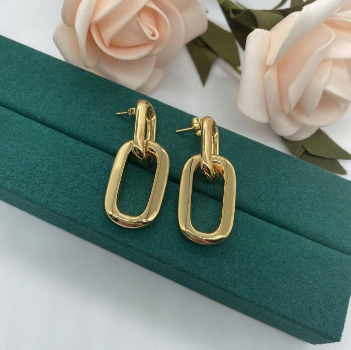 Fashion Designer Jewelry Earrings Elegant Women Hoop Earrings Luxury 18K Gold Lady Ear Studs wedding accessories beautiful large loop Earring with gift box
Fashion Designer Jewelry Earrings Elegant Women Hoop Earrings Luxury 18K Gold Lady Ear Studs wedding accessories beautiful large loop Earring with gift box