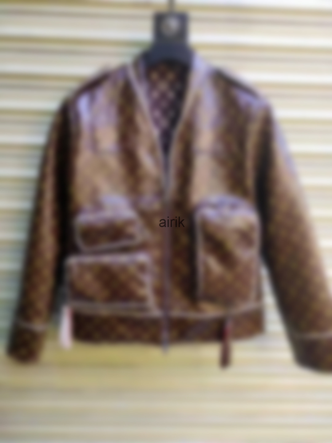 TOP QUALITY designer luxury mens Multi pocket leather clothing jacquard letter dual zippers classic print baseball streetwear outwear jacket, Pay for freight
TOP QUALITY designer luxury mens Multi pocket leather clothing jacquard letter dual zippers classic print baseball streetwear outwear jacket, Pay for freight