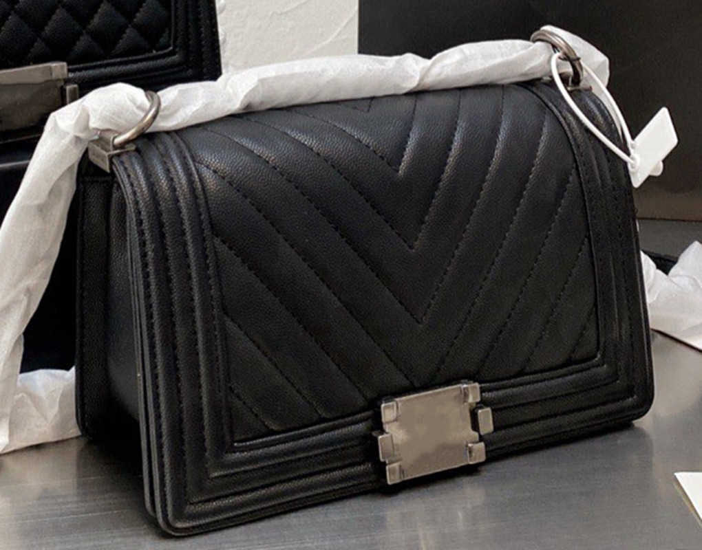 Classical Chevron Line Caviar Bags Quilted Flap Le Fashion Luxurys Designers Calfskin Cowhide Interwoven Chain Crossbody wholesale Shoulder, Specification selection
Classical Chevron Line Caviar Bags Quilted Flap Le Fashion Luxurys Designers Calfskin Cowhide Interwoven Chain Crossbody wholesale Shoulder, Specification selection