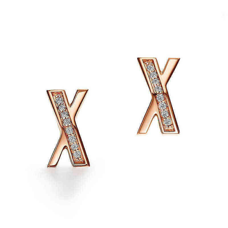 Fashionable New Designer Light Luxury Women Rose Gold Earrings X Shaped Sewn Earrings Ear Rings For Ladies G220507
Fashionable New Designer Light Luxury Women Rose Gold Earrings X Shaped Sewn Earrings Ear Rings For Ladies G220507