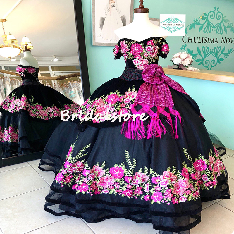 Charro Black Quinceanera Dresses Mexican Off The Shoulder Ball Gown Sweet 16 Dress Vintage Princess Corset Prom Gowns Plus Size Vestido De Xv 15 Anos 