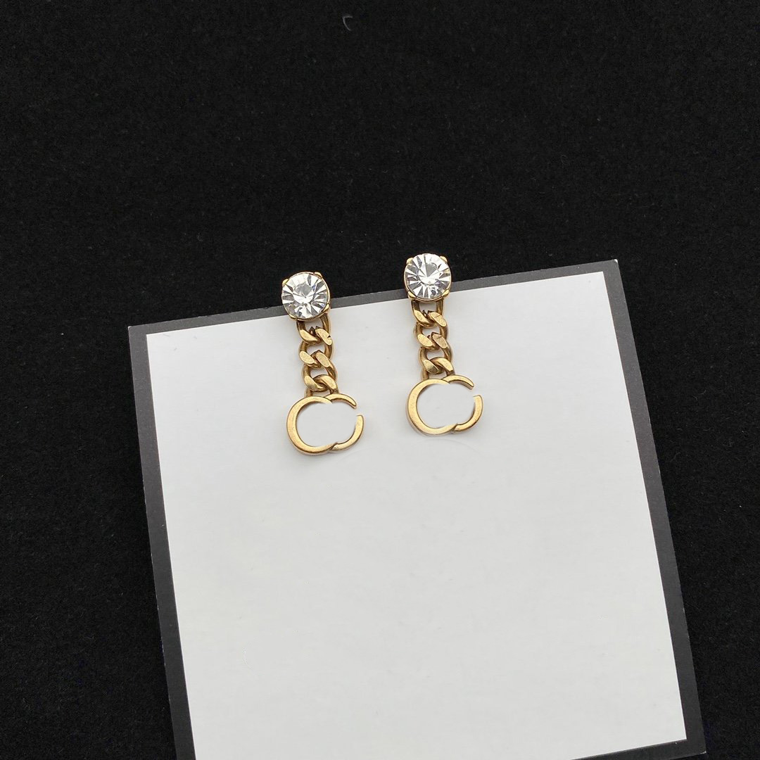 Designer Jewelry G Stud Earring Pearl Earring Chain Love Diamond Women Heart Earrings Gold Silver Earing Party Wedding Couple Gift Fashion Luxury GGing GDFge
Designer Jewelry G Stud Earring Pearl Earring Chain Love Diamond Women Heart Earrings Gold Silver Earing Party Wedding Couple Gift Fashion Luxury GGing GDFge
