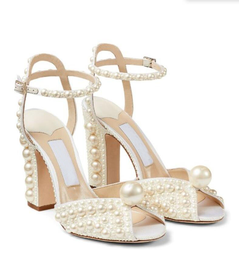 Summer Lady Sacaria Designer sandal Shoes Pearl-Embellished Satin Platform Sandals Elegant Women White Bride Pearls High Heels Ladies Pumps Dress Wedding BOX
Summer Lady Sacaria Designer sandal Shoes Pearl-Embellished Satin Platform Sandals Elegant Women White Bride Pearls High Heels Ladies Pumps Dress Wedding BOX