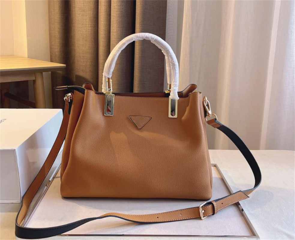 Top women bag designer bags crossbody shoulder bags handbags tote luxury 5A straps color Galleria genuine leather, Red
Top women bag designer bags crossbody shoulder bags handbags tote luxury 5A straps color Galleria genuine leather, Red