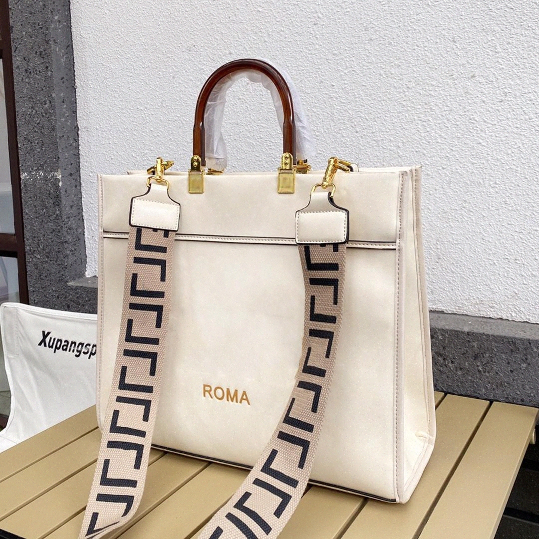 tote bag Luxurys Designer handbags Leather crossbody shoulder bags large capacity handbag Metal letter strap Rome, Customize
tote bag Luxurys Designer handbags Leather crossbody shoulder bags large capacity handbag Metal letter strap Rome, Customize