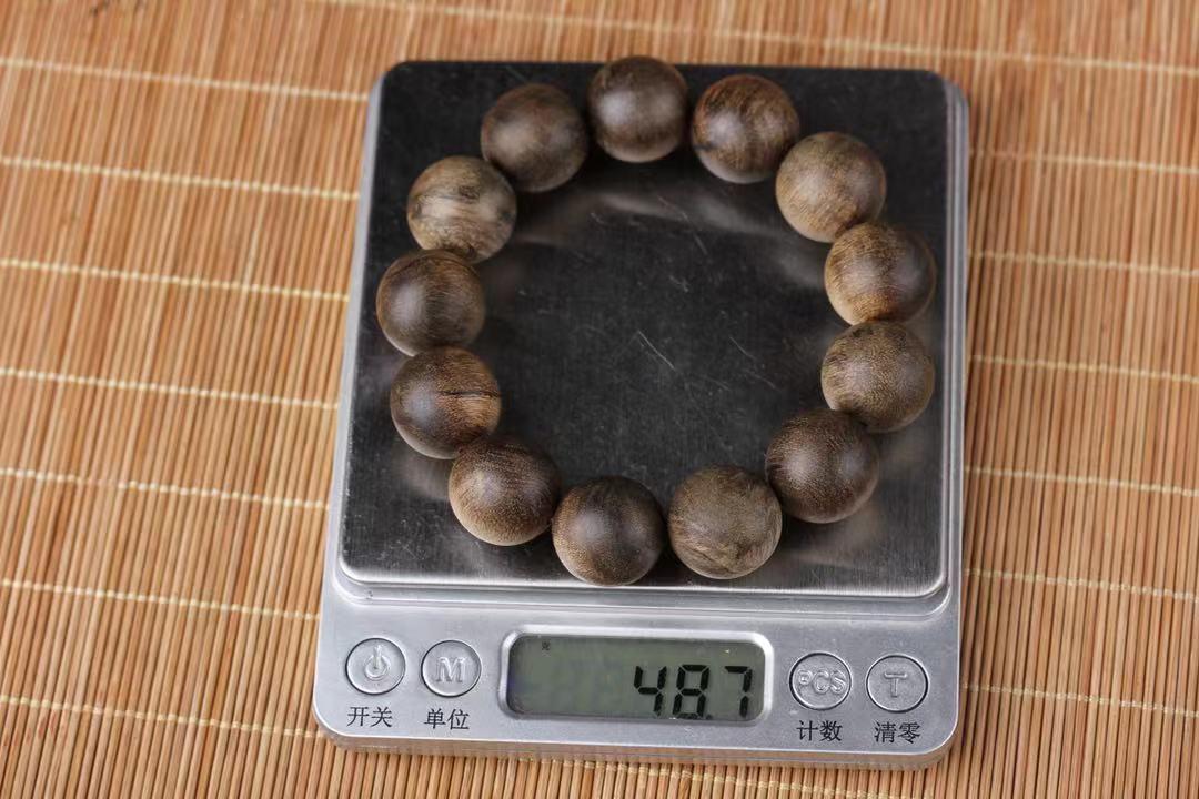 Beaded Strands Dala Dry Agarwood With A Floral Scent In Its Lingering Flavor Unique Sweetness And Softness Can Make People Feel WarmBeaded
Beaded Strands Dala Dry Agarwood With A Floral Scent In Its Lingering Flavor Unique Sweetness And Softness Can Make People Feel WarmBeaded