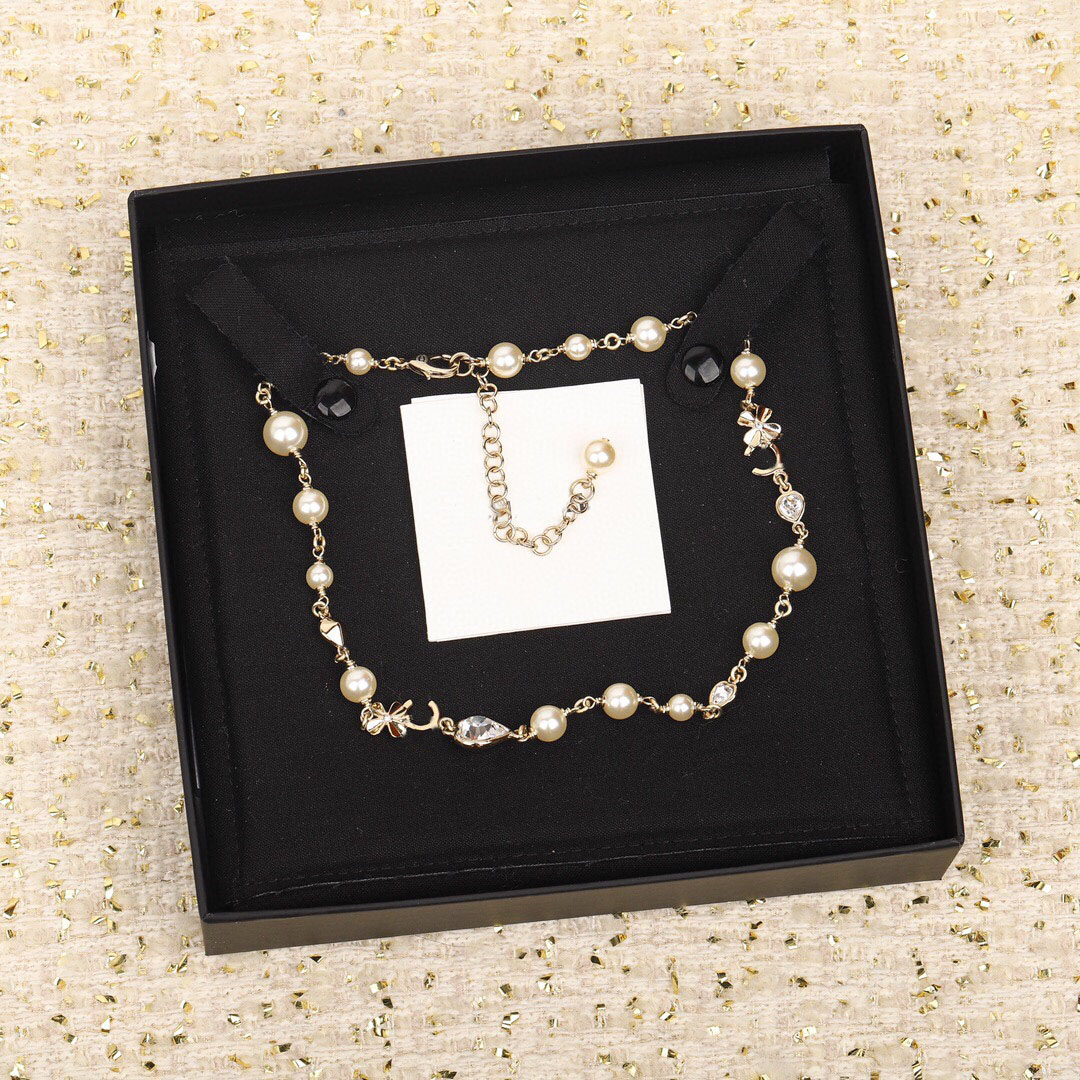 2022 Top quality charm pendant necklace with nature shell beads and crystal for women engagement jewelry gift have box Stamp PS4058A
2022 Top quality charm pendant necklace with nature shell beads and crystal for women engagement jewelry gift have box Stamp PS4058A