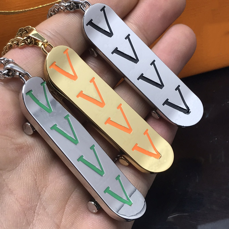 Luxury Pendant Necklace Designer For Men Women Fashion Skateboarding Titanium Necklaces Jewelry Gold Silver Chain Letter L Lovers Gift BOX
Luxury Pendant Necklace Designer For Men Women Fashion Skateboarding Titanium Necklaces Jewelry Gold Silver Chain Letter L Lovers Gift BOX