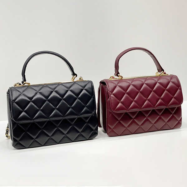 2022 Women's Luxury Designer Handbag Chain Single Shoulder Bag Cross-body Bag Carrying braided leather strap Hardware pattern 9 Colors, Silver size: 25 life
2022 Women's Luxury Designer Handbag Chain Single Shoulder Bag Cross-body Bag Carrying braided leather strap Hardware pattern 9 Colors, Silver size: 25 life