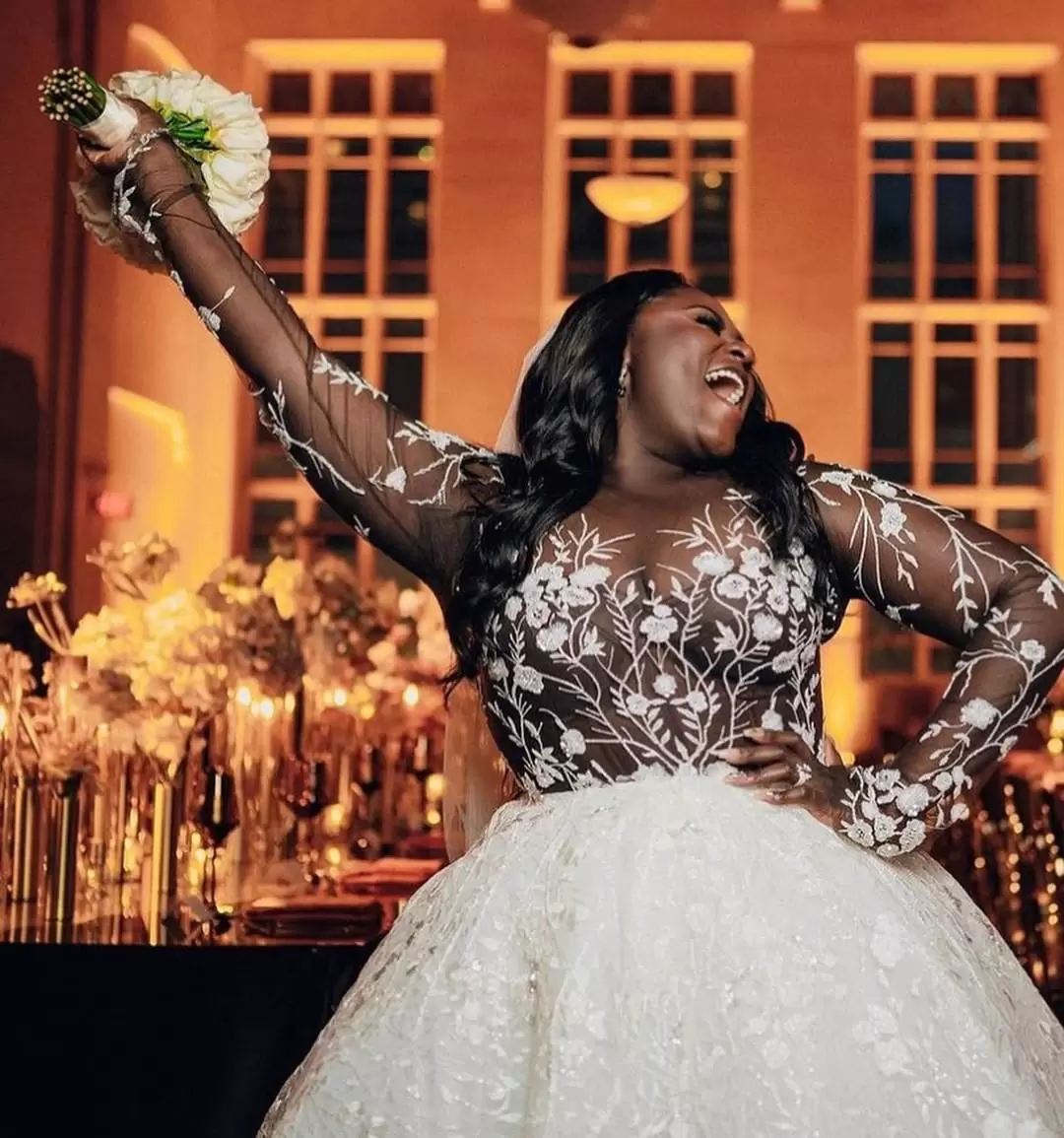 Gorgeous D Floral Applique Wedding Dresses Bridal Gown Long Sleeves Illusion Top Tulle Floor Length Custom Made Plus Size Beach Boho Vestidos De Novia