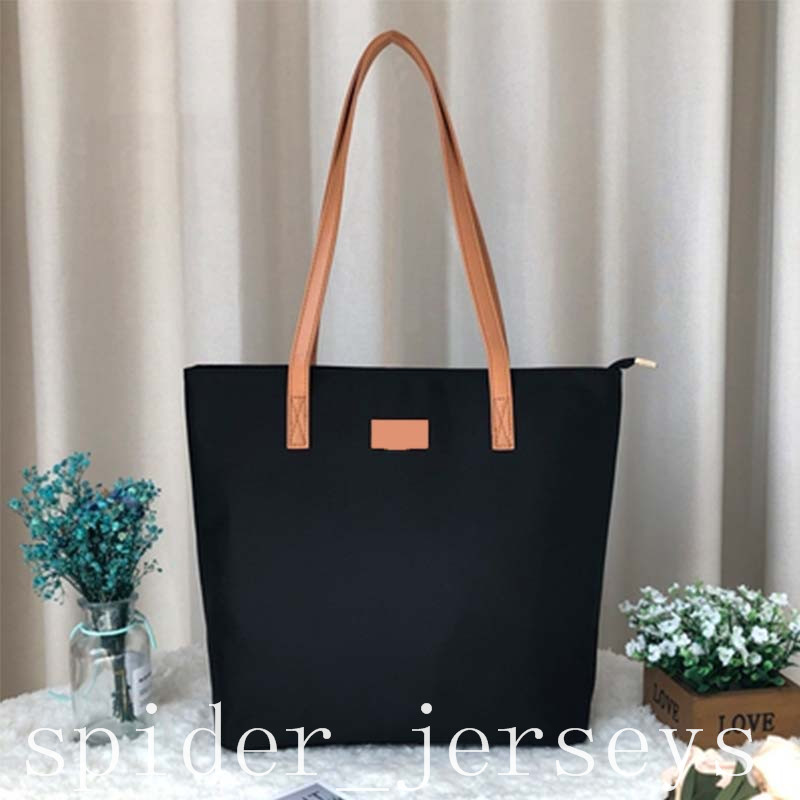 Women's bag 2021 new high-end sense niche Caramel small square Bag Messenger Bags 51132#
Women's bag 2021 new high-end sense niche Caramel small square Bag Messenger Bags 51132#