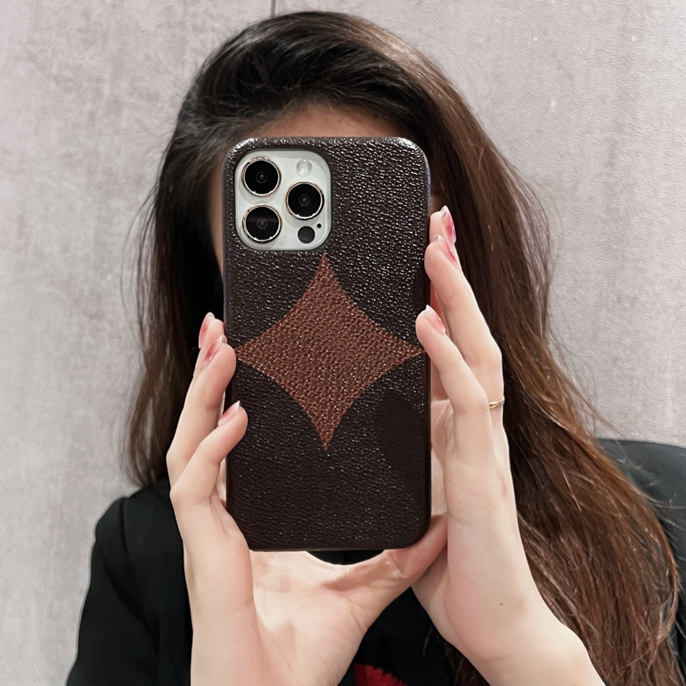 2022 Luxury Designer Phone Cases for iPhone 13 Pro Max 12 11 Case Fashion 1.1 Print Design Classic Old Flower Back Cover Mobile Shell, Gift box
2022 Luxury Designer Phone Cases for iPhone 13 Pro Max 12 11 Case Fashion 1.1 Print Design Classic Old Flower Back Cover Mobile Shell, Gift box