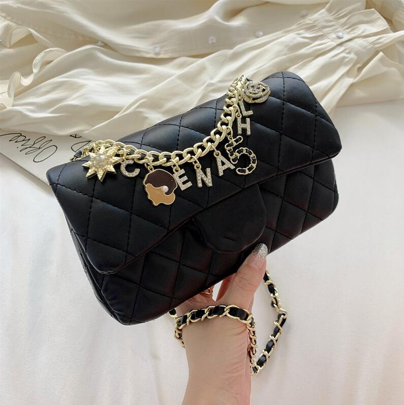 New Fashion Trends For 2022 Ladies Luxury Brand Bag Buckle Crossbody Bag Girls Shopping Casual PU Material Luxury Shoulder Bag, Grey
New Fashion Trends For 2022 Ladies Luxury Brand Bag Buckle Crossbody Bag Girls Shopping Casual PU Material Luxury Shoulder Bag, Grey
