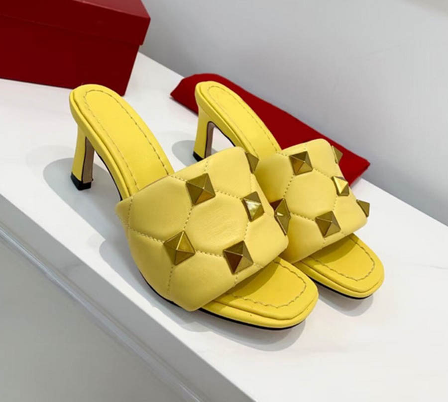 Women Heeled Sandals Slippers ROMAN STUD FLATFORM SLIDE Indoor SANDAL QUILTED NAPPA LIGHT IVORY AZURE Summer Designer Luxury Fashion Ladies Beach Flat Flip Flops, Customized
Women Heeled Sandals Slippers ROMAN STUD FLATFORM SLIDE Indoor SANDAL QUILTED NAPPA LIGHT IVORY AZURE Summer Designer Luxury Fashion Ladies Beach Flat Flip Flops, Customized