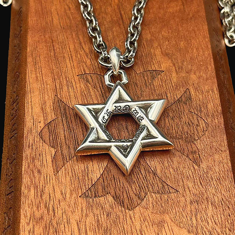 Original Design Chrome Necklace Fashion Brand Antique Heart Men's Women's Six Pointed Star Large Sweater Chain Cross Hip Hop Designer Hearts Ch Gift Pendants Qc22
Original Design Chrome Necklace Fashion Brand Antique Heart Men's Women's Six Pointed Star Large Sweater Chain Cross Hip Hop Designer Hearts Ch Gift Pendants Qc22